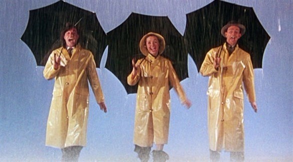 من فيلم "غناء تحت المطر".(أرشيف)