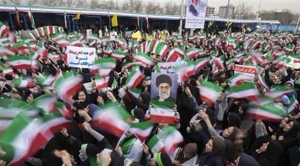 تظاهرة نسائية في طهران ترفع الأعلام الإيرانية وصور المرشد الأعلى آية الله علي خامنئي.(أرشيف)