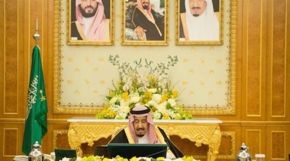 الملك سلمان بن عبد العزيز مشرفاً على مجلس الوزراء اليوم الثلاثاء (واس)