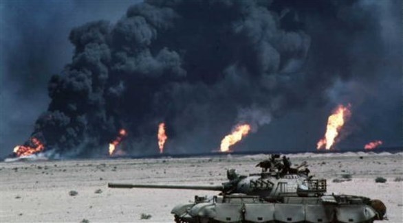 اشتعال آبار النفط الكويتية بعد الغزو العراقي (أرشيف)