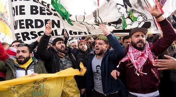 اكراد يتظاهرون في ألمانيا احتجاجاً على عملية عصن الزيتون في عفرين (أرشيف)