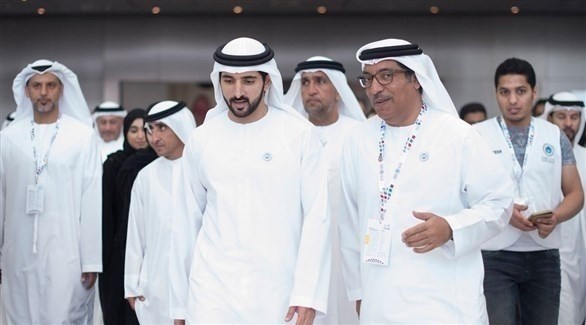 حمدان بن محمد لحظة وصوله لمتابعة الأولمبياد الخاص (تويتر)