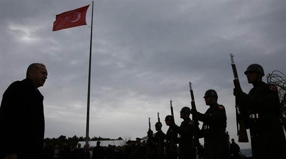 أردوغان في لقاء مع عدد من الجنود الأتراك (إ ب أ)