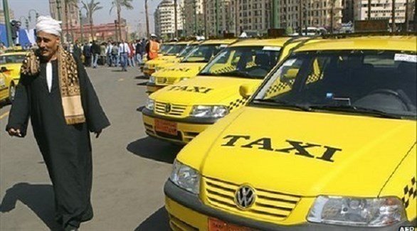 مصري وسط محطة سيارات تاكسي (أرشيف)