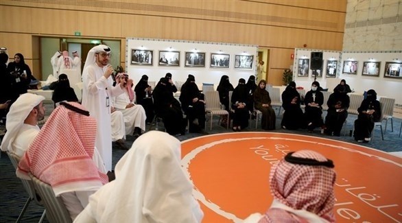 حلقة شبابية في جناح الإمارات بمعرض الكتاب الدولي في الرياض (أرشيف)