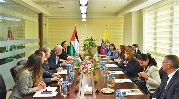 لقاء بين وزير الخارجية رياض المالكي ونظيرته الإكوادورية ماريا جارسياس (أرشيف)