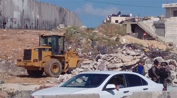 قوات إسرائيلية تهدم منزلاً شمال القدس المحتلة (24)