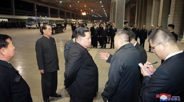 زعيم كوريا الشمالية في وداع المصابين الصينيين (سينمون)