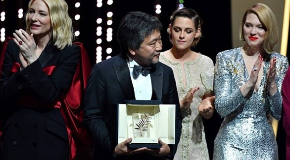 الياباني هيروكازو كوري-إيدا الفائز بالسعفة الذهبية في مهرجان كان (أ ف ب)