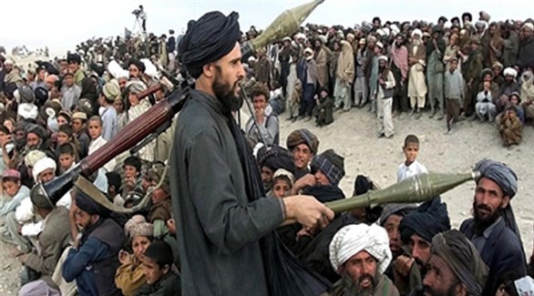 زعيم من طالبان وسط أنصاره في أفغانستان (أرشيف)