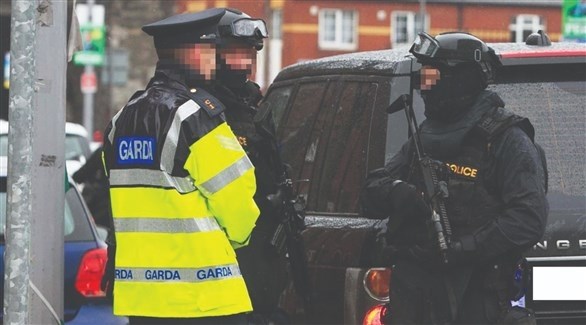 عناصر من الشرطة الإيرلندية (أرشيف)