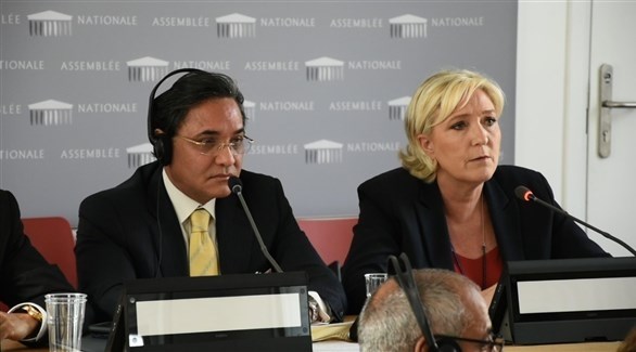 رئيسة حزب الجبهة الوطنية الفرنسي مارين لوبان في مؤتمر بباريس (من المصدر)