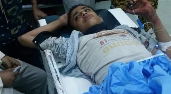 مُصاب في قصف حوثي سابق بعد وصوله إلى أحد مستشفيات مأرب (أرشيف)