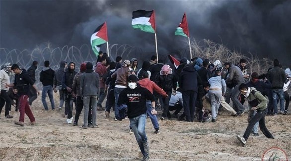 مواجهات بين شبان فلسطيين وجنود إسرائيليين عند الشريط الحدودي في غزة.(أرشيف)