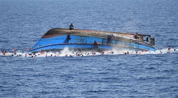 غرق مركب مهاجرين في عرض البحر (أرشيف)