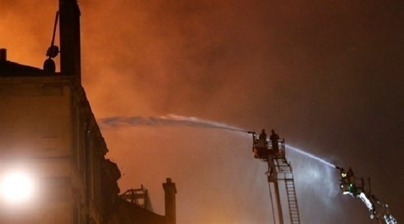 الدفاع المدني يُحاول السيطرة على حريق مدرسة الفنون في غلاسكو (تويتر)