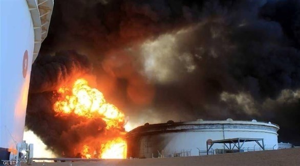 حرائق خزانات النفط بصهاريج راس لانوف في ليبيا (أرشيف)