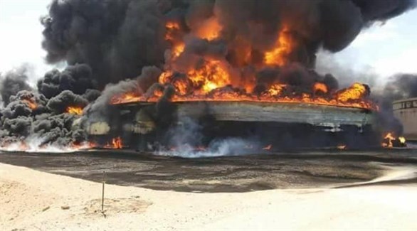الصهريج النفطي المشتعل في مرفأ رأس لانوف الليبية(بوابة أفريقيا)