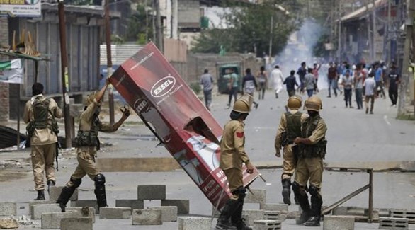 مواجهات بين متظاهرين كشميريين وقوات أمن هندية (أرشيف)
