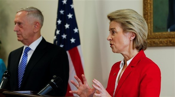 وزيرة الدفاع الألمانية أورزولا فون دير لاين ونظيرها الأمريكي جيمس ماتيس (أرشيف)