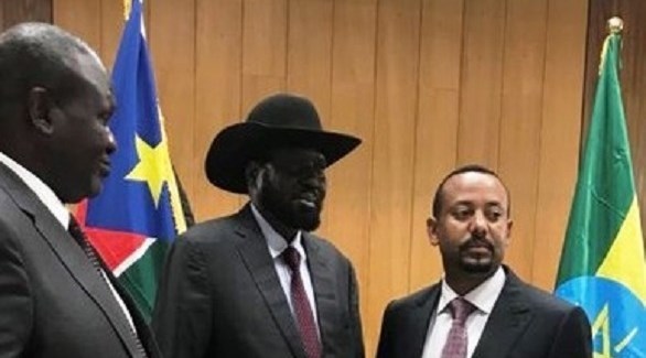 رئيس وزراء أثيوبيا أحمد مع رئيس جنوب السودان كير وزعيم المتمردين مشار (أرشيف)