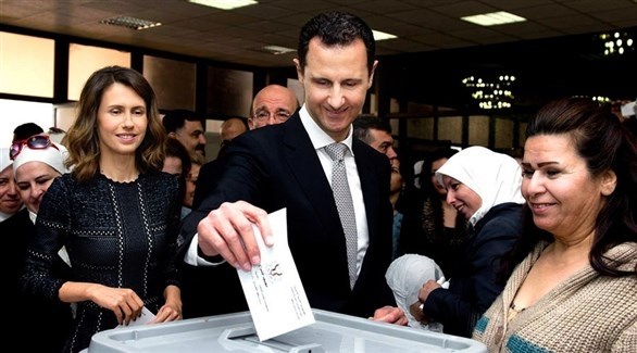الرئيس السوري مقترعاً (أرشيف)