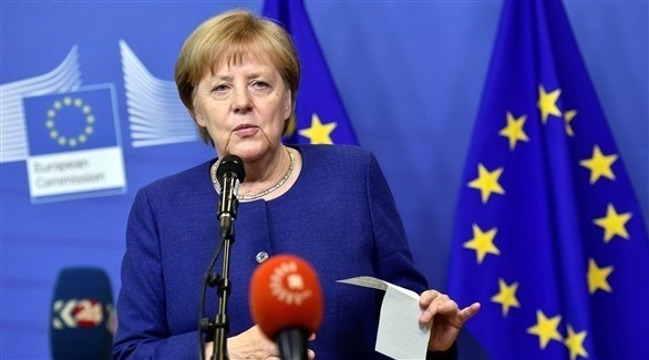 المستشارة الألمانية ميركل تتحدث بعد قمة الاتحاد الأوروبي الطارئة في بروكسل (رويترز)