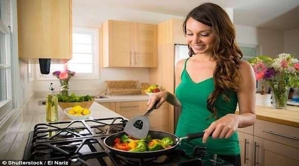 أدوات المطبخ قد تحتوي على مواد كيميائية تزيد من الوزن (ديلي ميل)