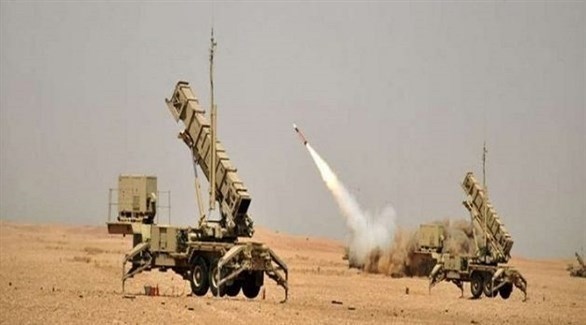 الدفاع الجوي السعودي يُطلق صاروخاً في اتجاه صاروخ باليستي حوثي (أرشيف)