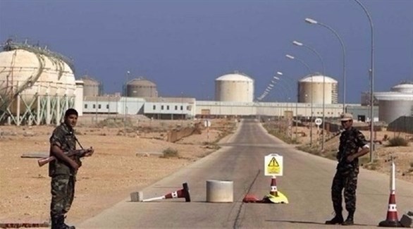 نقطة أمنية على مدخل حقل الشرارة النفطي في جنوب ليبيا (أرشيف)