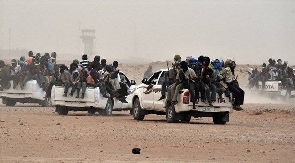 مهاجرون في الصحراء بين الجزائر والنيجر (أرشيف)