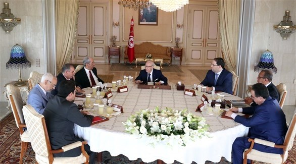 السبسي مترئساً الاجتماع (الرئاسة التونسية) 