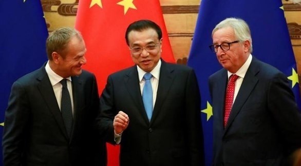 رئيس المفوضية الأوروبية جانكلود يونكر ورئيس الوزراء الصيني لي كه تشيانغ ورئيس المجلس الأوروبي دونالد توسك (أرشيف)