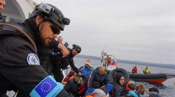 دورية بحرية لحرس الحدود الأوروبي تنقذ لاجئين على حدود أوروبا (أرشيف)