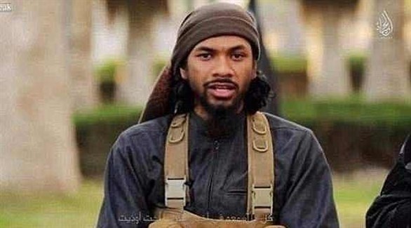 المقاتل الاسترالي كما بدا في شريط مصور لداعش 