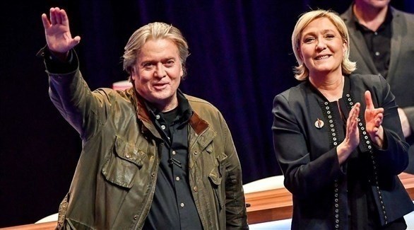 بانون وزعيمة اليمين الفرنسي المتطرف مارين لوبان (أرشيف)