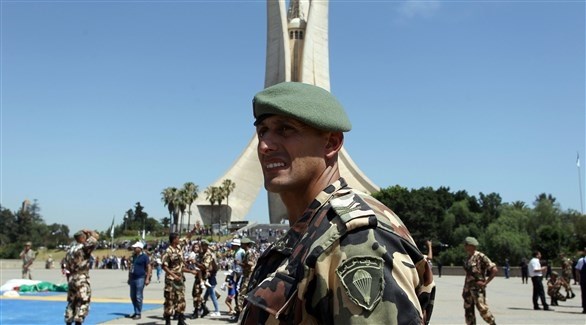عناصر أمنية في الجزائر (أرشيف)