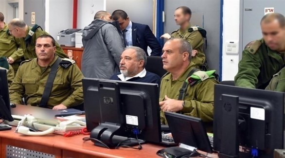 وزير الدفاع الإسرائيلي وقادة عسكريين (أرشيف)