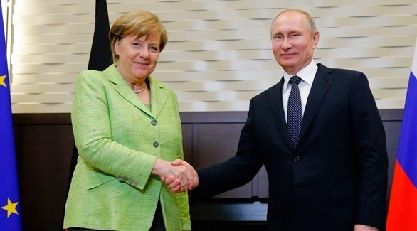 الرئيس الروسي فلاديمير بوتين والمستشارة الألمانية أنجيلا ميركل (أرشيف)