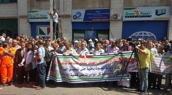 موظفو أونروا يتظاهرون في غزة (تويتر) 