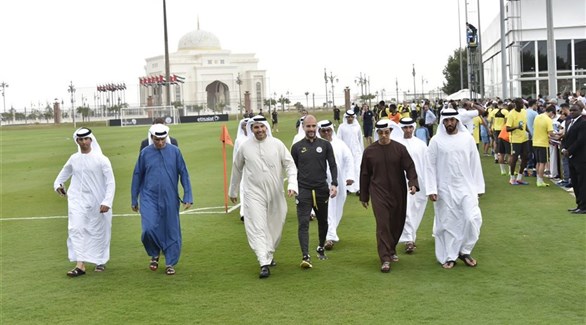 منصور بن زايد وخلدون المبارك وغوارديولا في ملعب قصر الإمارات