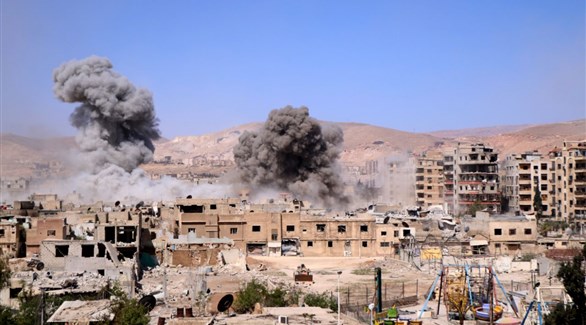 تصاعد الدخان عقب غارات جوية للنظام السوري في الغوطة الشرقية