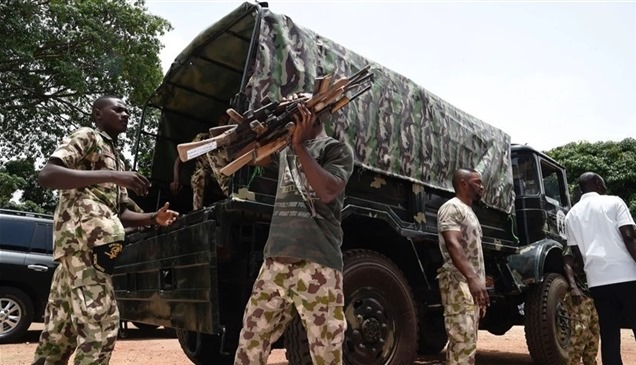 مسلحون يقتلون قروياً ويخطفون 150  في نيجيريا