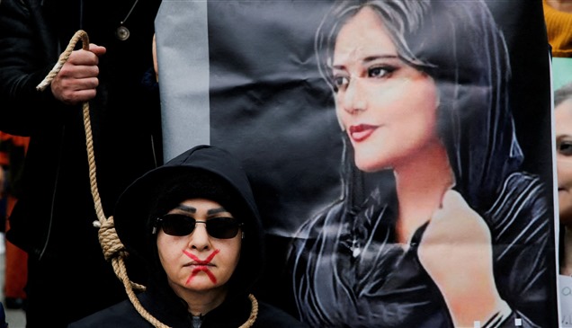 إيران تعلن الطوارئ بمناطق كردية في ذكرى مهسا أميني