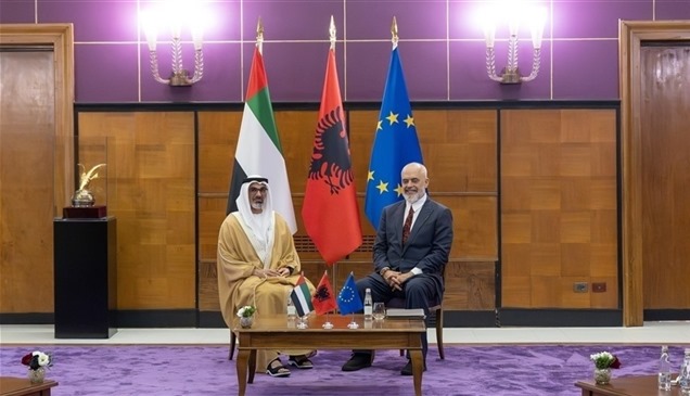 خالد بن محمد بن زايد يلتقي رئيس وزراء ألبانيا