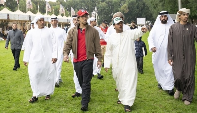 منصور بن زايد يشهد جانباً من سباق كأس رئيس الدولة للقدرة في الوثبة