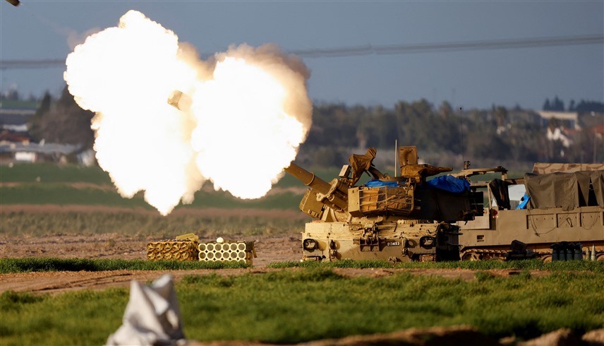 دبابة إسرائيلية على حدود غزة (رويترز)