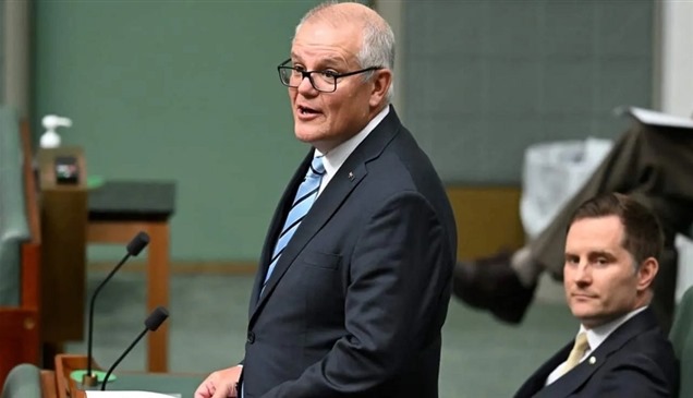 رئيس الوزراء الأسترالي يدمج ألبومات تايلور سويفت في خطاب وداعه