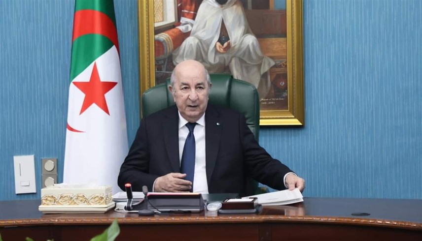 الرئيس الجزائري عبدالمجيد تبون خلال اجتماع مع كبار المسؤولين (إكس)