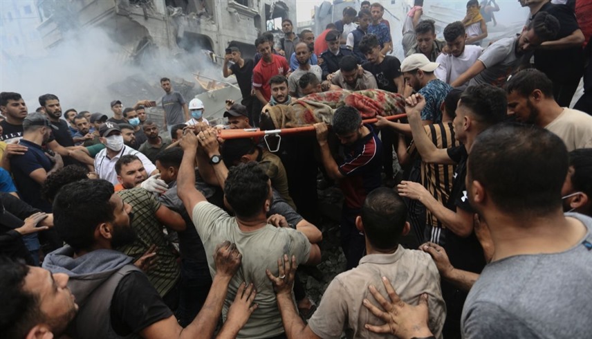 فلسطينيون يشيعون قتلى بعد غارة إسرائيلية على غزة (أرشيف)